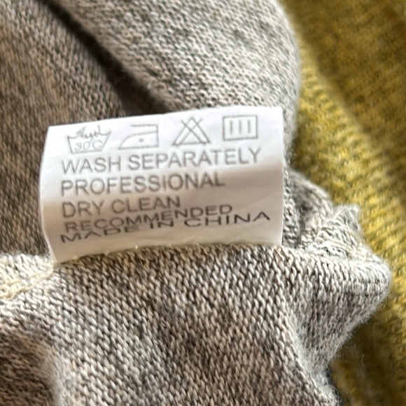 Gray and mustard color sweater. Size medium. Measurements in photos. No brand. - Picture 11 of 11